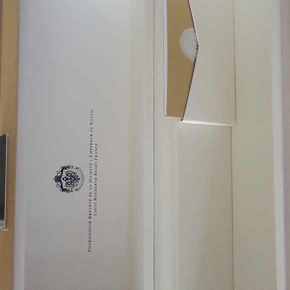 Luxury Champagne Cristal Box - Picture 4 of 4